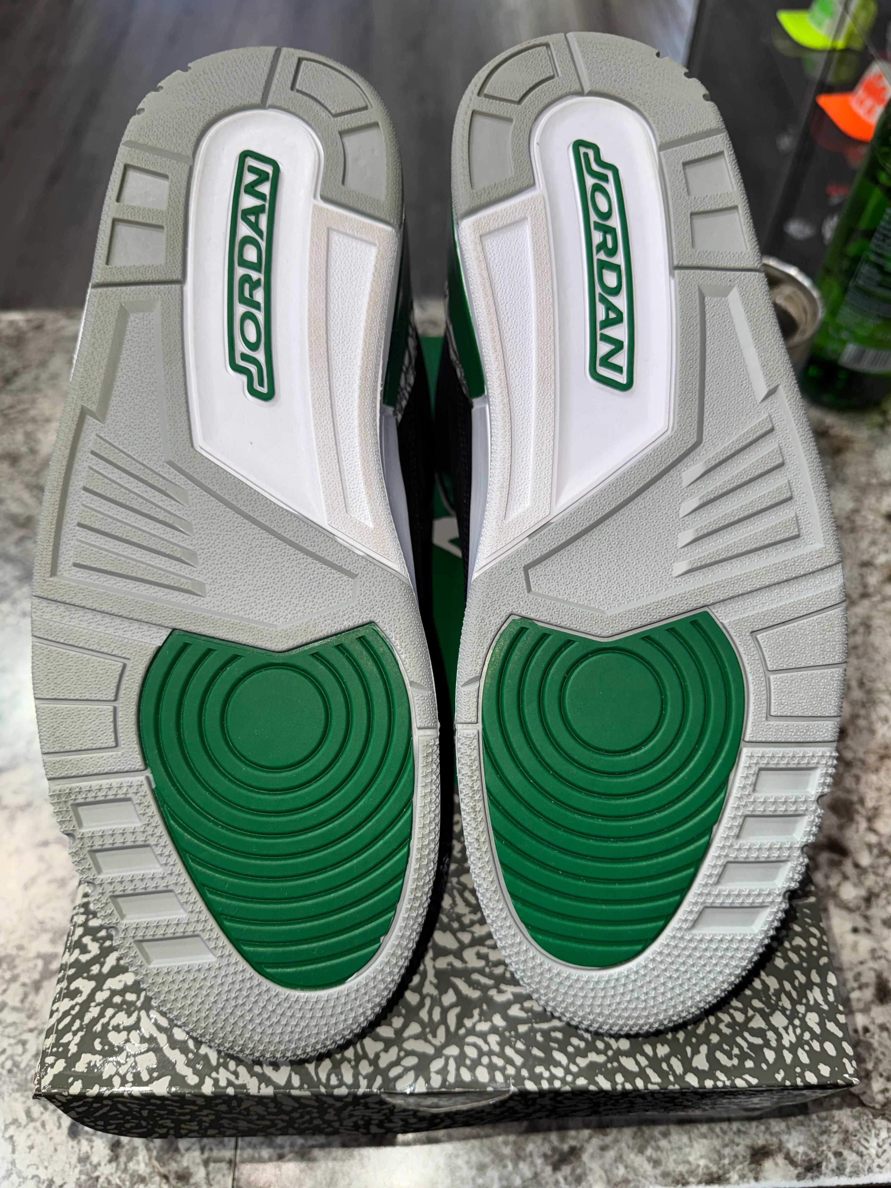 Jordan 3 Retro Pine Green - Image 4