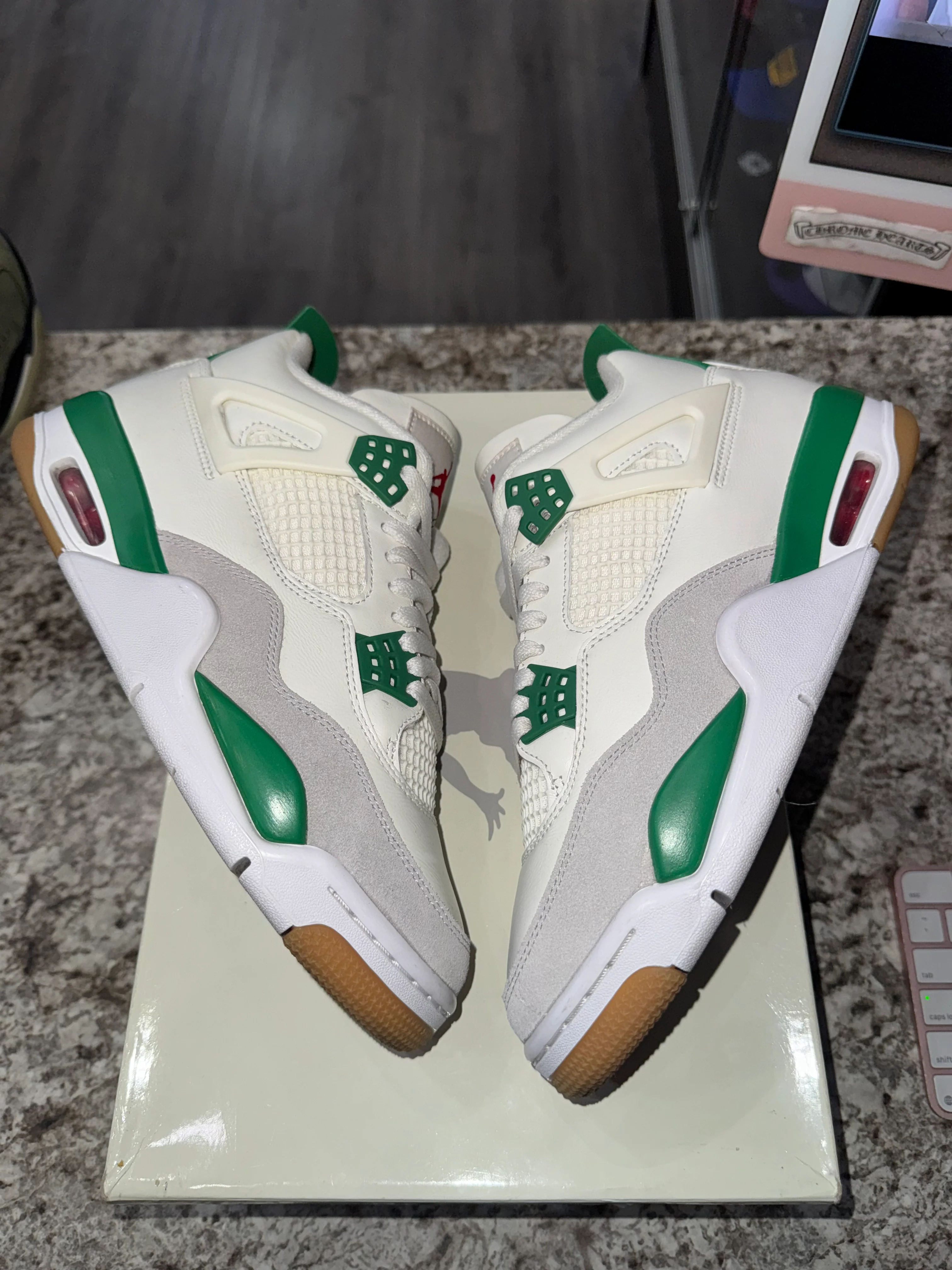 Jordan 4 Retro SB Pine Green - Image 2