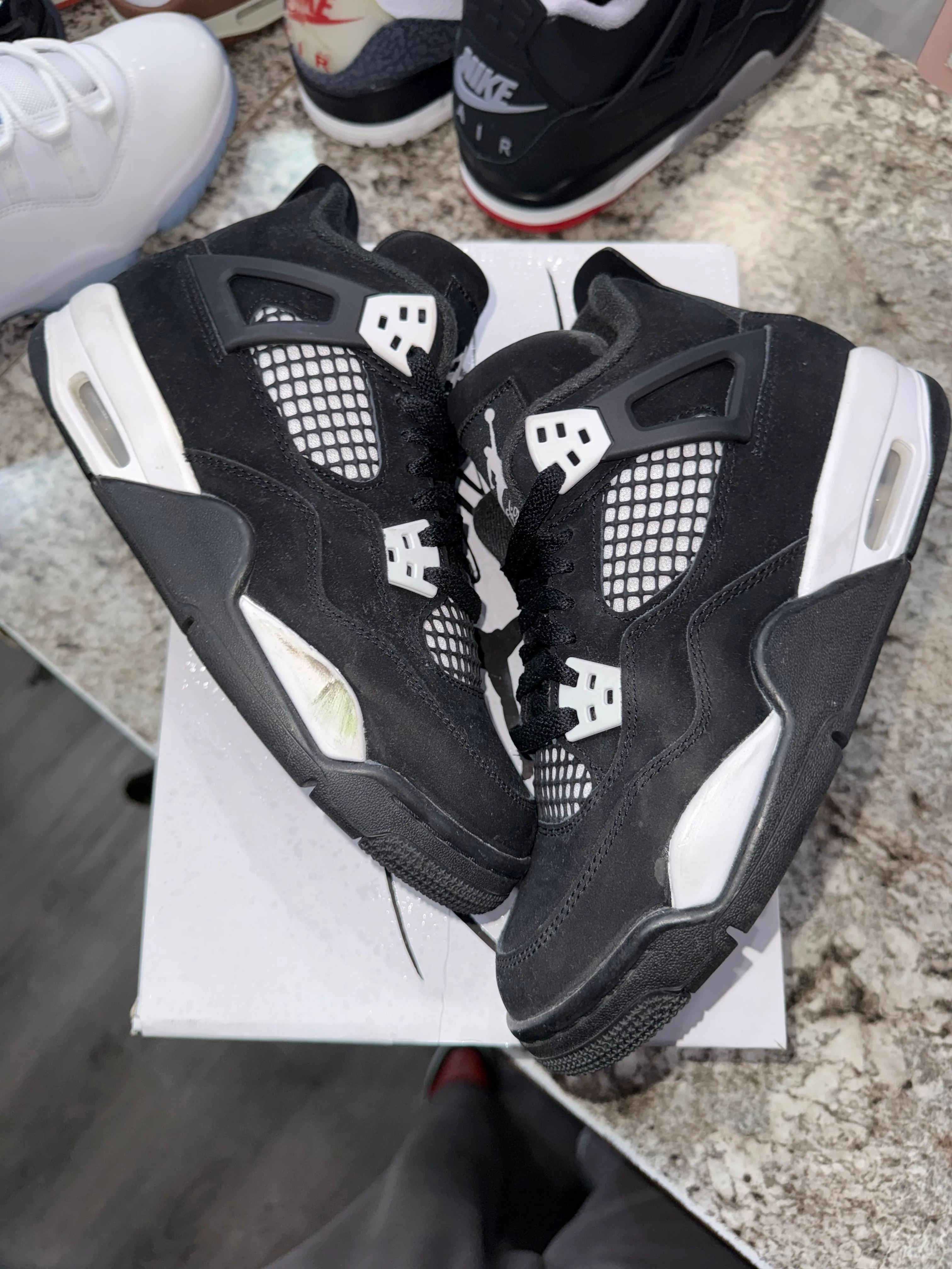 Jordan 4 Retro White Thunder - Image 2