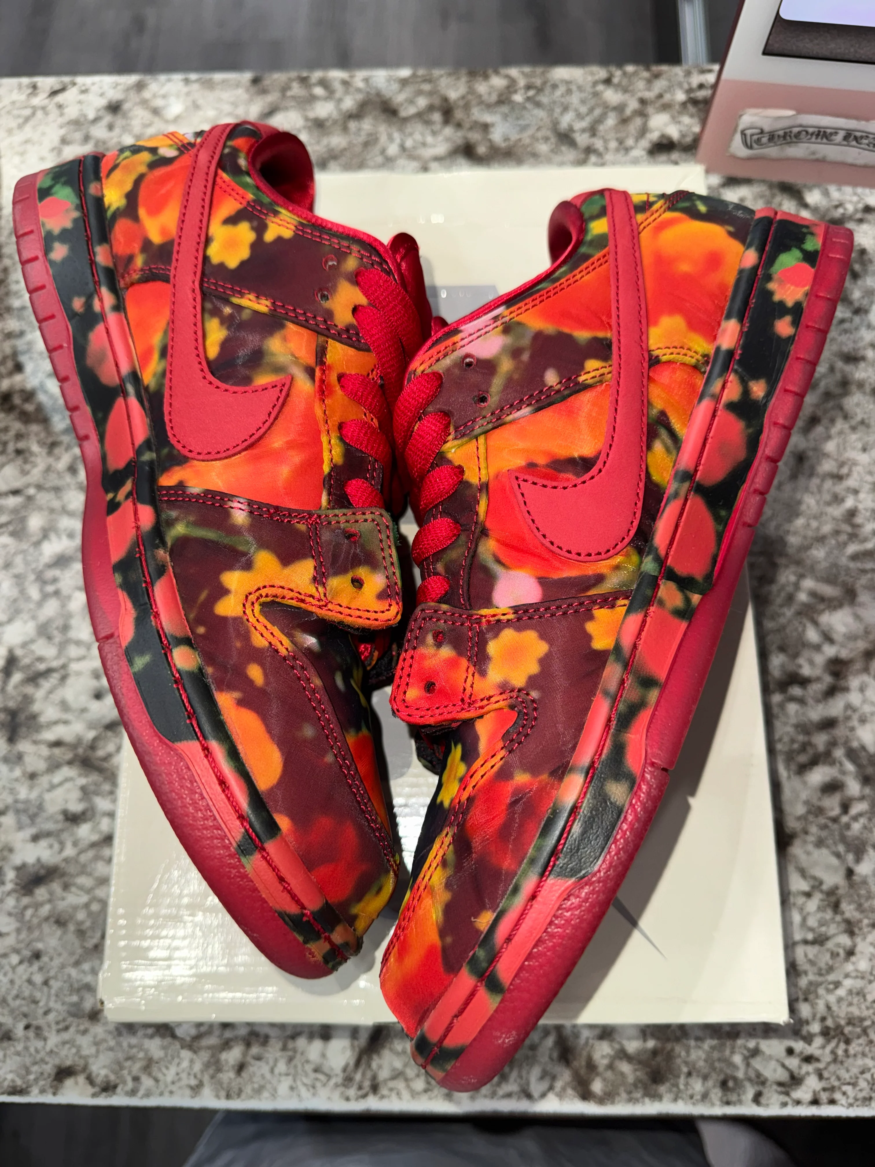 Nike SB Dunk Low The Wizard of Oz Poppy Field - Image 2